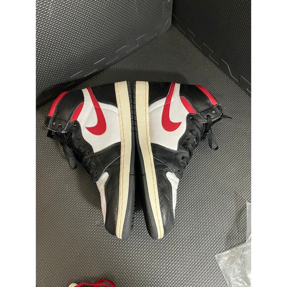 Nike Air Jordan 1 Retro High OG “Black Gym Red” 555088-061 Men’s 10.5 Sneakers‎ - Picture 4 of 8